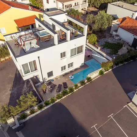 With Private Swimming Pool Traù